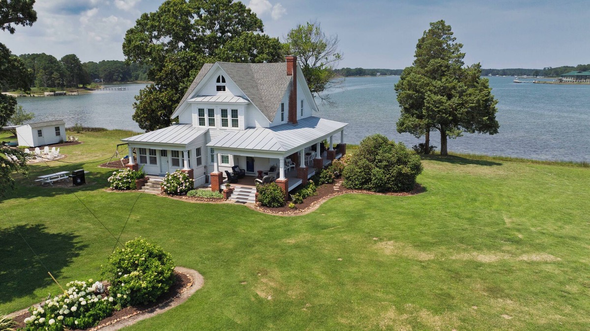 Bohannon House | Experience the Best of Mathews Riverfront Living here at Mariner's Legacy!