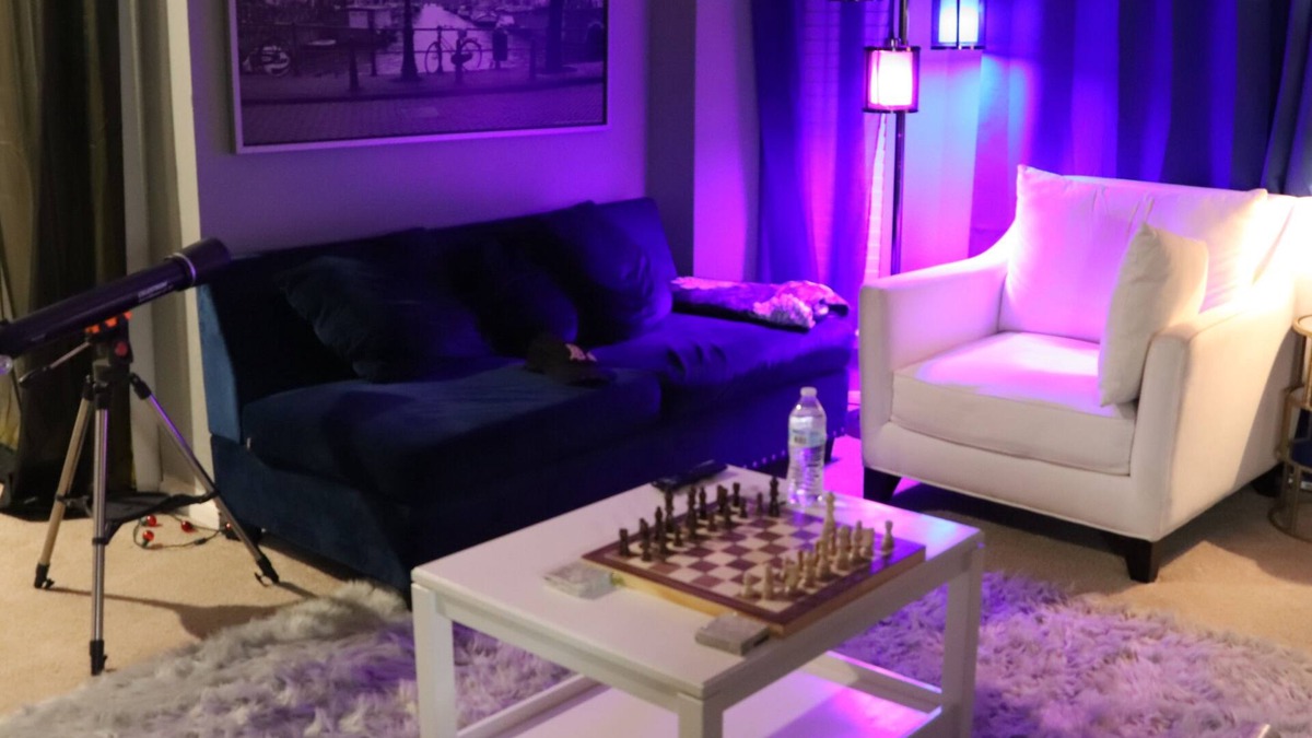 Gulfton Apartment | Experience the best of city living in our modern and stylish apartment