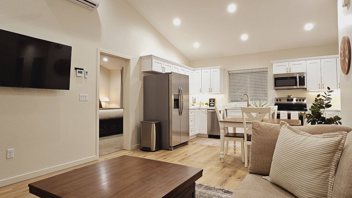 Snowflake Apartment | Experience the Charm and Adventure of Snowflake in this new and comfy apartment.