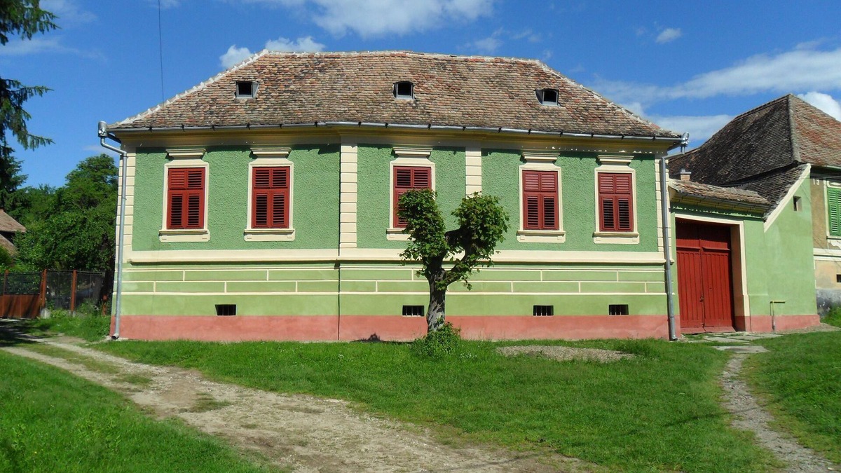 Richis House | Experience the countryside, stay in a traditional saxon house in Transylvania