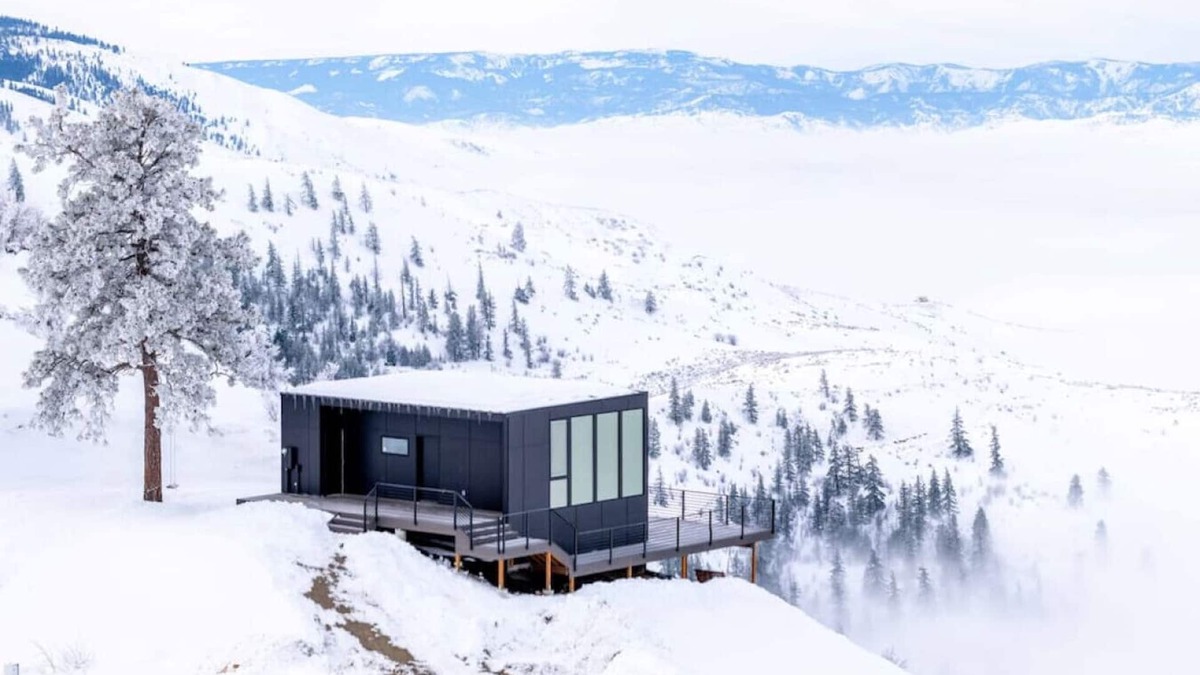 Orondo Villa | Experience the feeling of being on top of the world in this breathtaking retreat