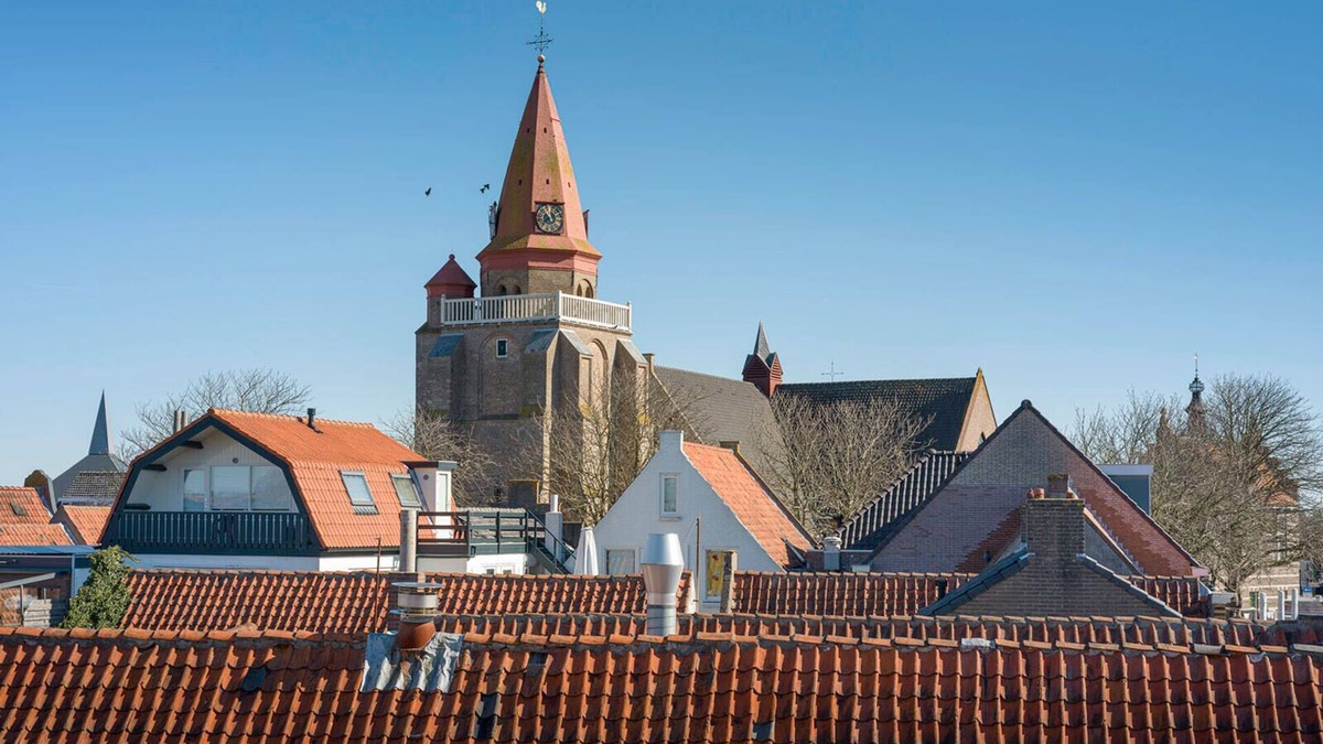 Ouddorp House | Experience the liveliness of the village of Ouddorp, but also be close to the endless natural beauties of Goeree-Overflakkee.