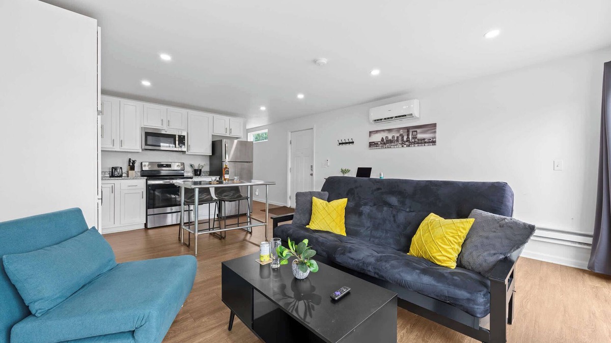 Phoenix Hill Apartment | Experience the Unique Re-Nu Shipping Container #2