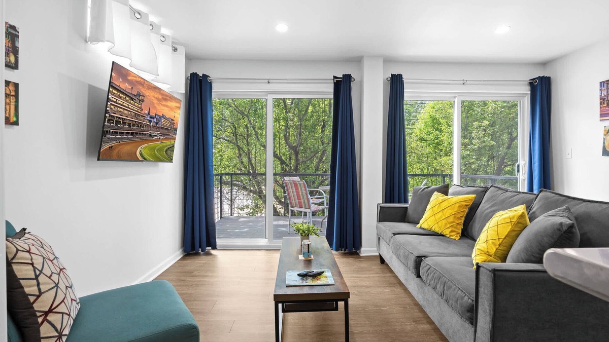 Phoenix Hill Apartment | Experience the Unique Re-Nu Shipping Container #6