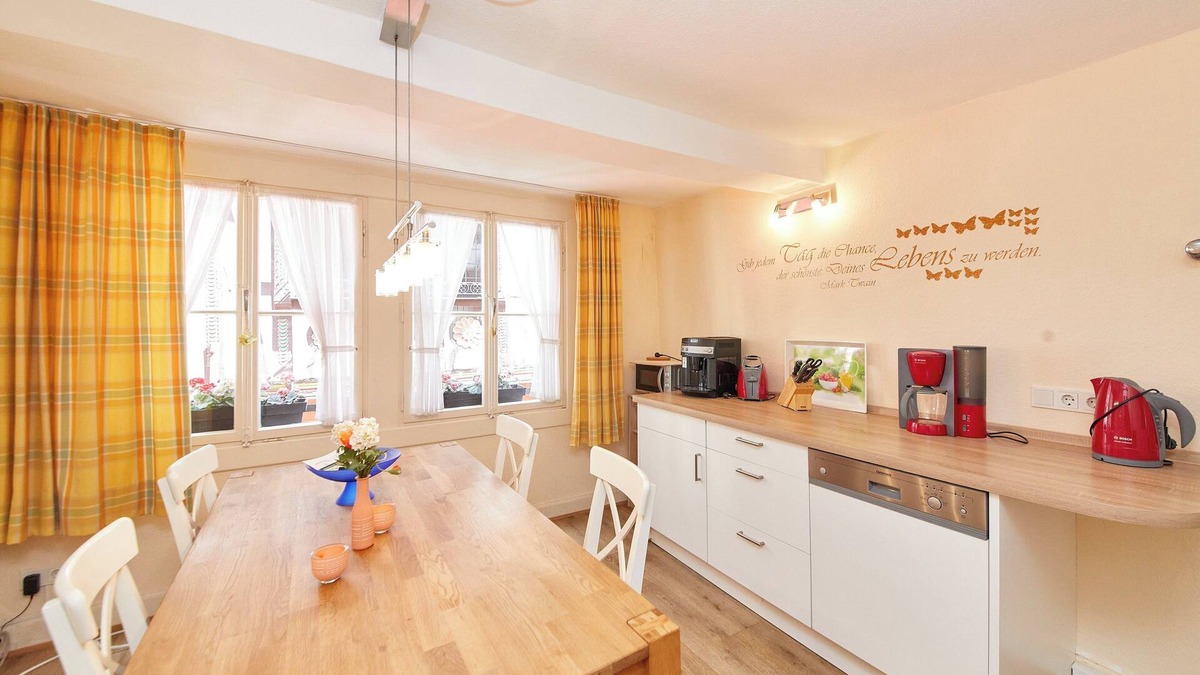 Bernkastel House | "Experience unforgettable days in our vacation apartment in the old town in the historic