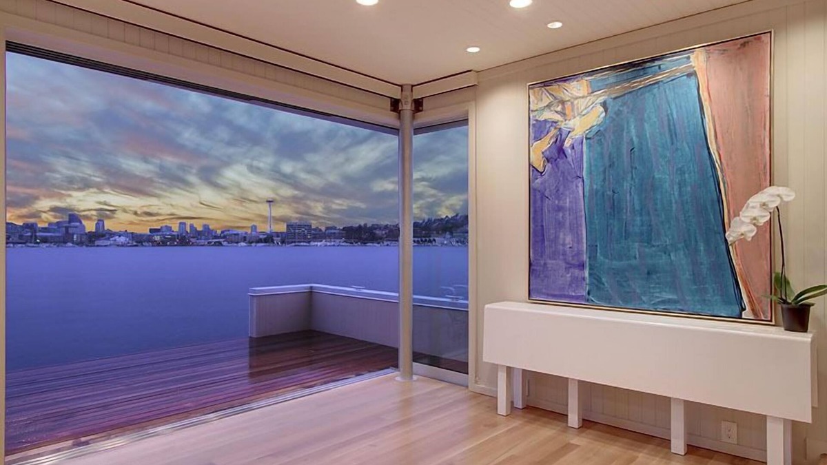 Eastlake Boat Rental | Experience Your 'Sleepless In Seattle' Houseboat Dream