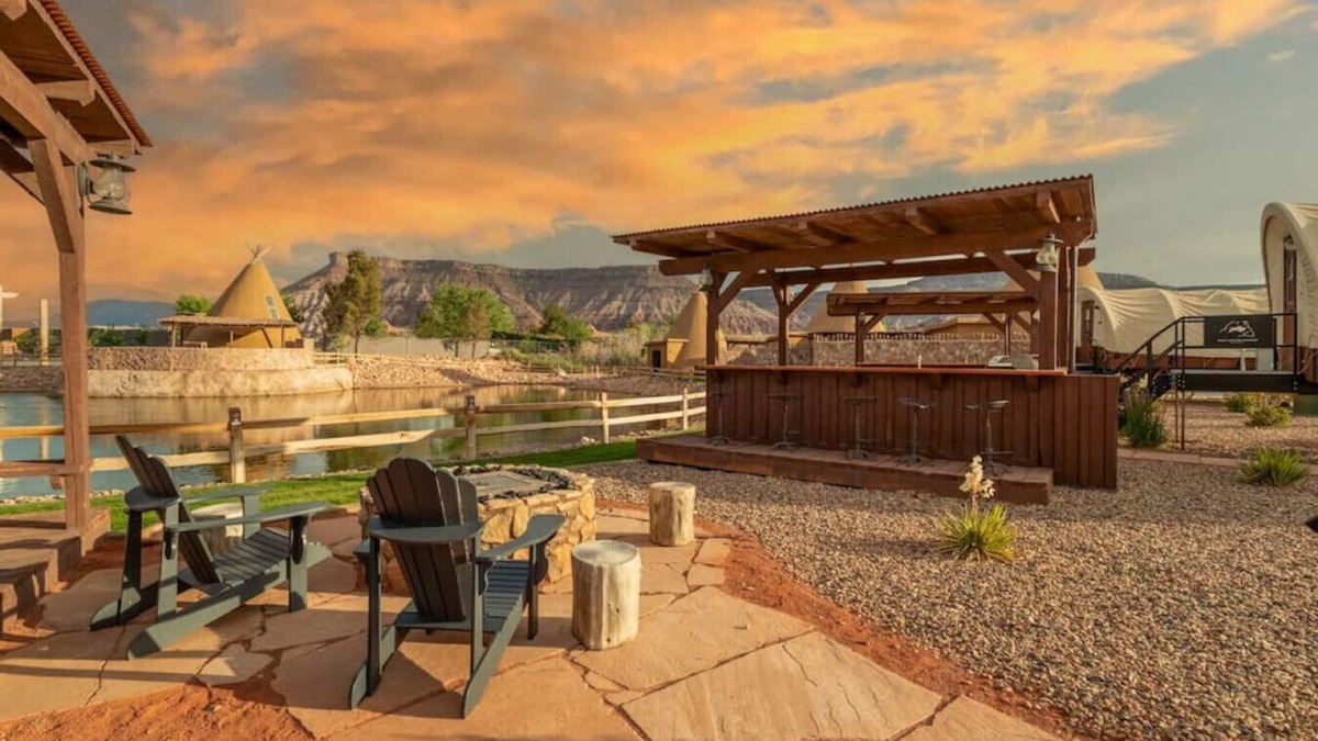 Virgin Cabin | Experience Zion in a Luxurious Western Wagon #29 15 min from Zion w/2QB & Outdoor Kitchen