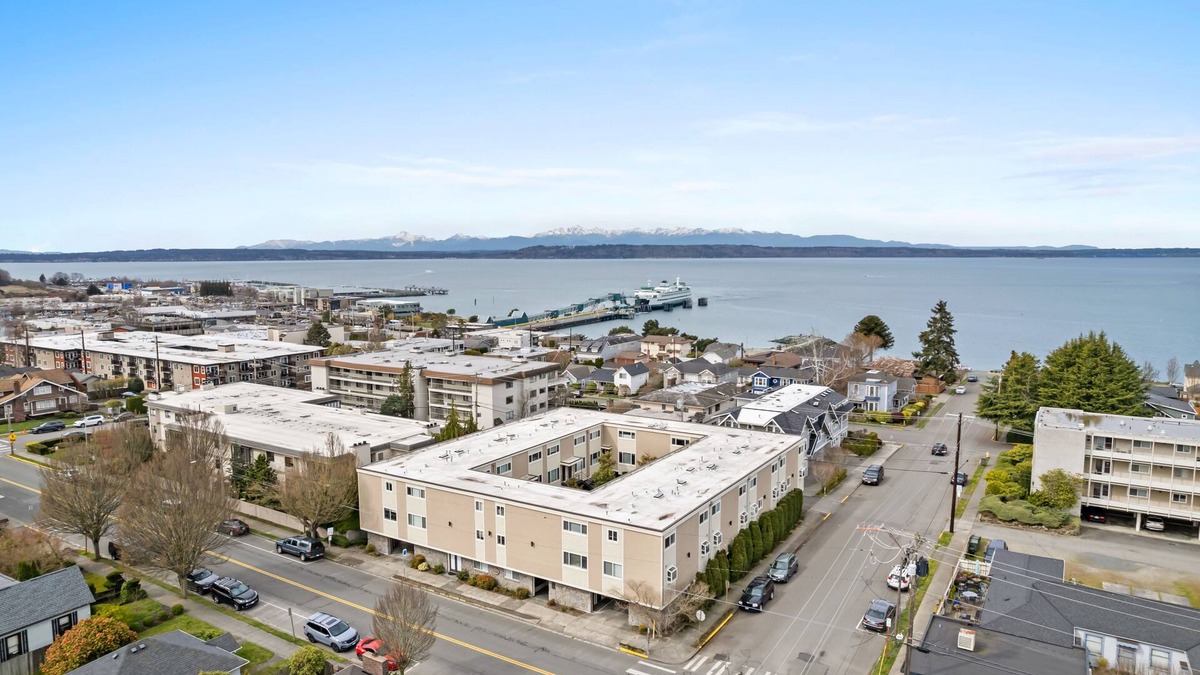 The Bowl of Edmonds House | Experiencing Edmonds, In the Heart of it All!