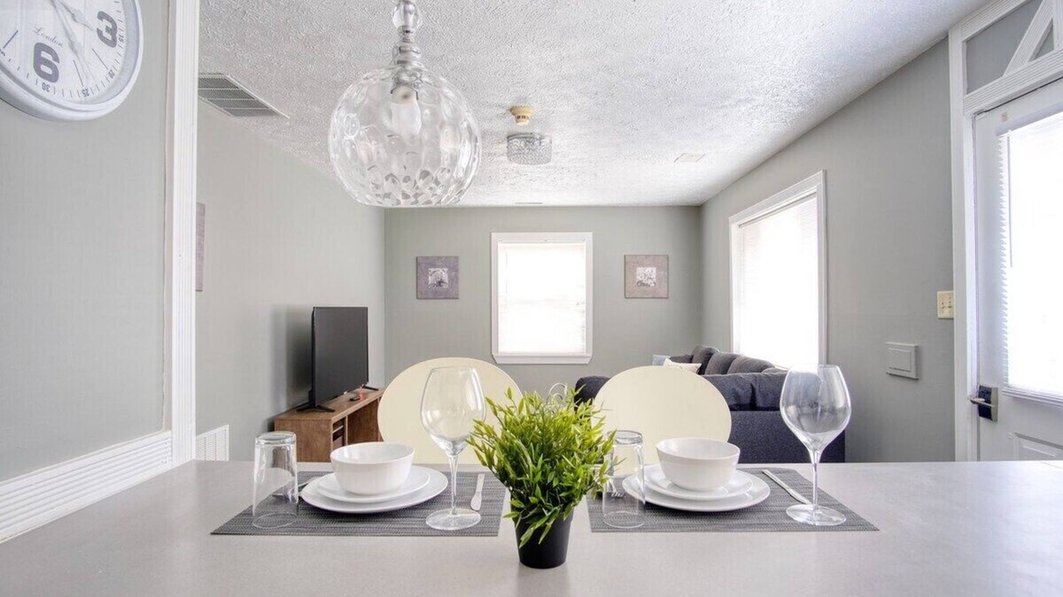 Mapleton/Fall Creek House | Explore Indy in Perfect Location - Cozy 1BR