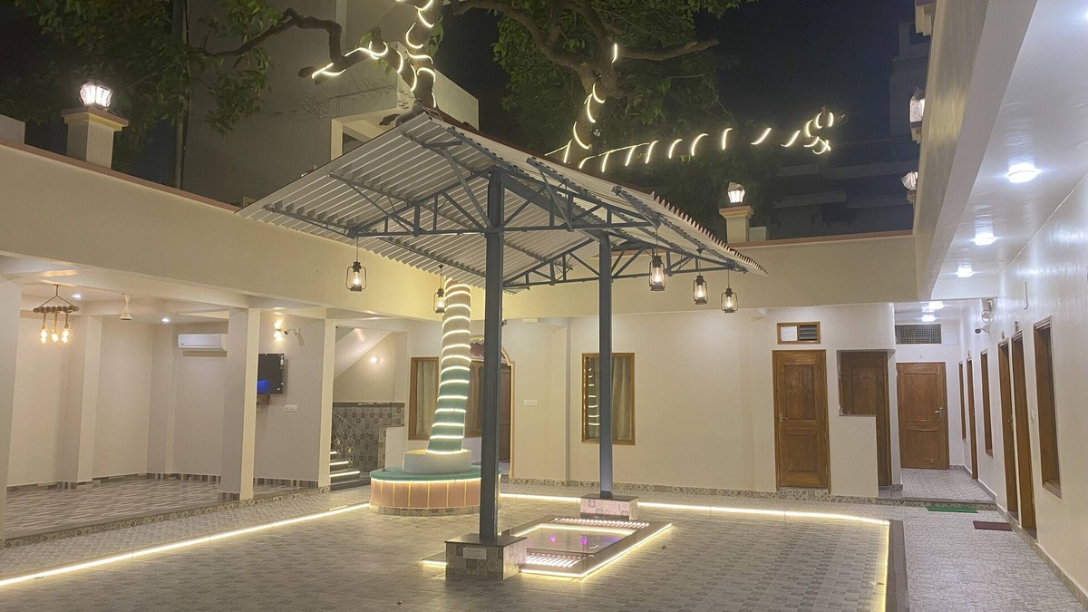Varanasi House | Explore Kashi with SerenityStays : Spacious 8 Bedroom Retreat at City Centre!
