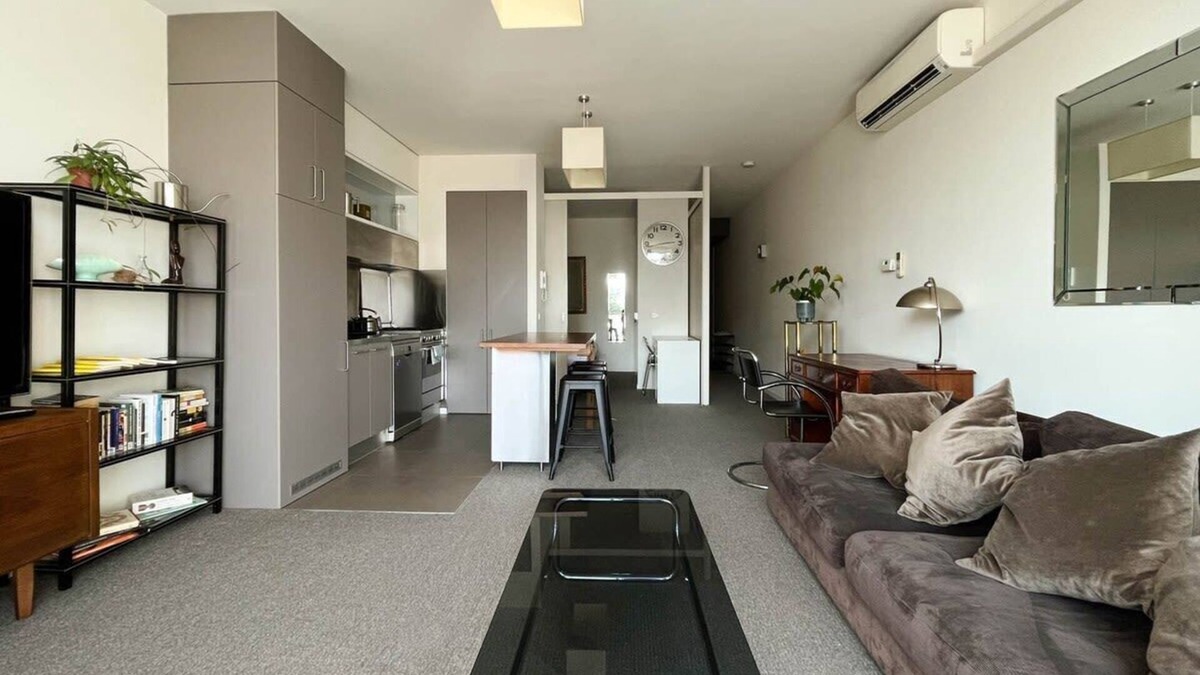 Windsor Apartment | Explore Melbourne from this Chic 1BR in Windsor