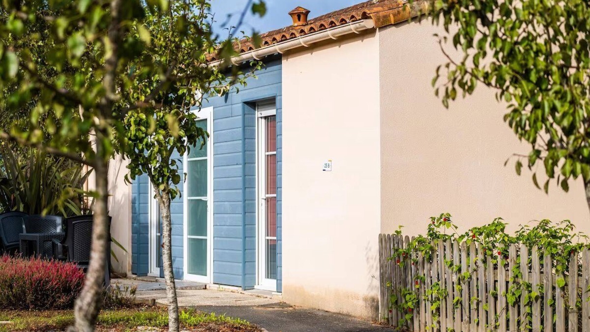 Les Epesses Apartment | Explore Puy du Fou from a Peaceful Countryside Base - Free Parking Included