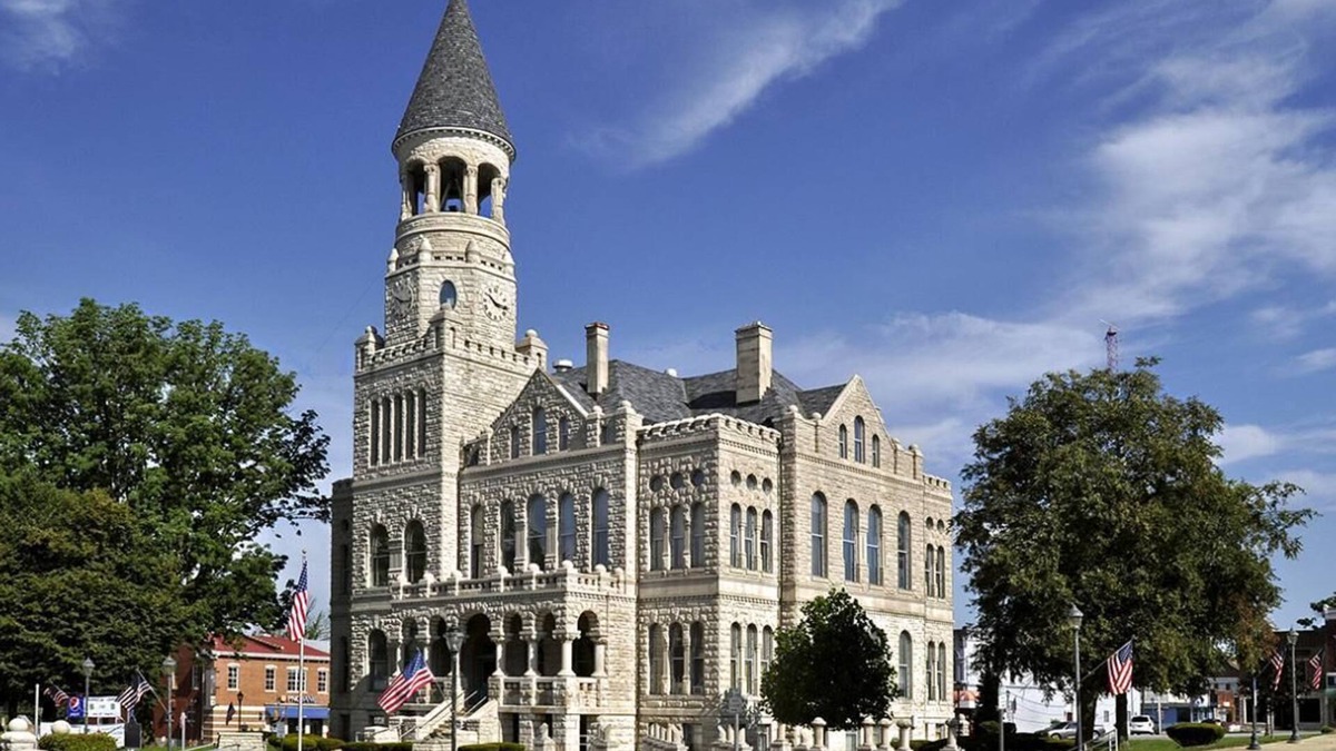 Salem Hotel | Explore Salem with 3 Relaxing Double Rooms, Free Breakfast and Parking Included!