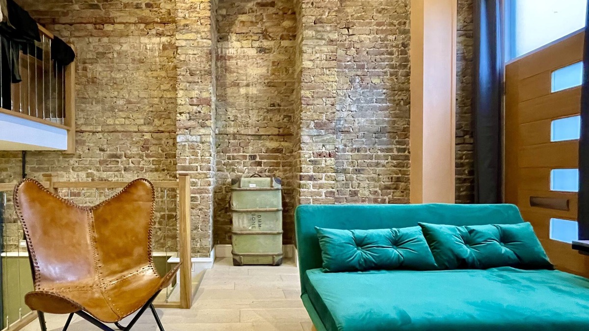 Stroud Green Apartment | Exposed Brick Flat Finsbury Park