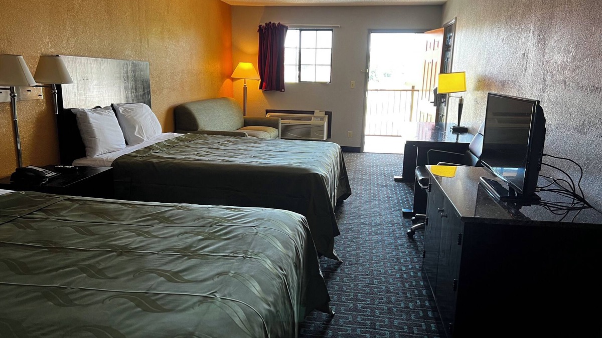 Trion Hotel | Express Inn & Suites