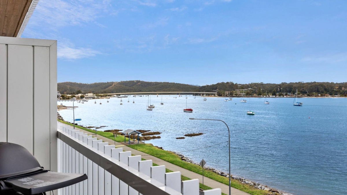 Batemans Bay Apartment | Exquisite 1-Bed Apartment with Bay Views
