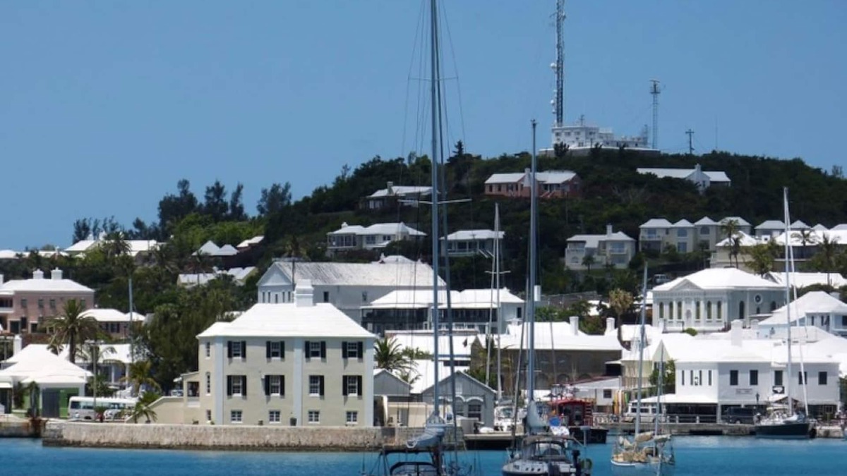 Devonshire Apartment | Exquisite 1-bedroom Apartment is centrally located in Devonshire Parish.