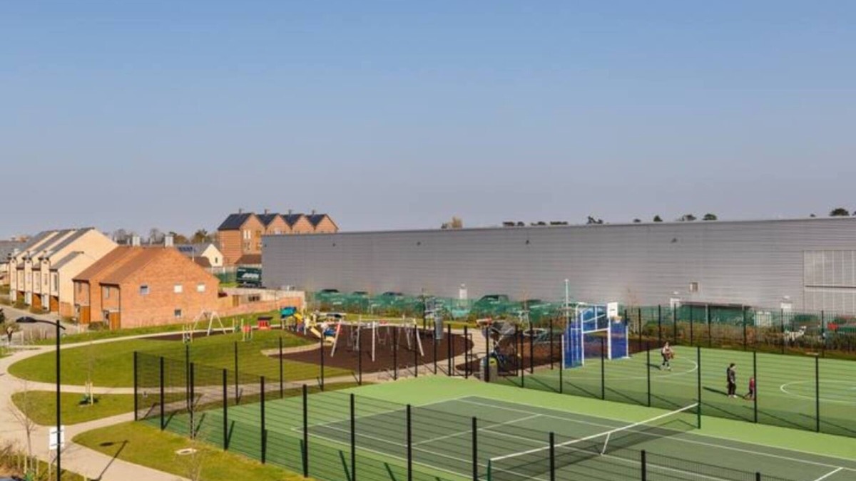 Trumpington Apartment | Exquisite Addenbrookes Trumpington Apartment with Terrace, Parking & Sleeps 6