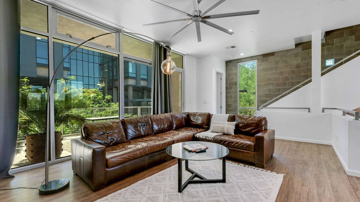 Riverside Apartment | Exquisite apartment with 2 balconies - Pool!