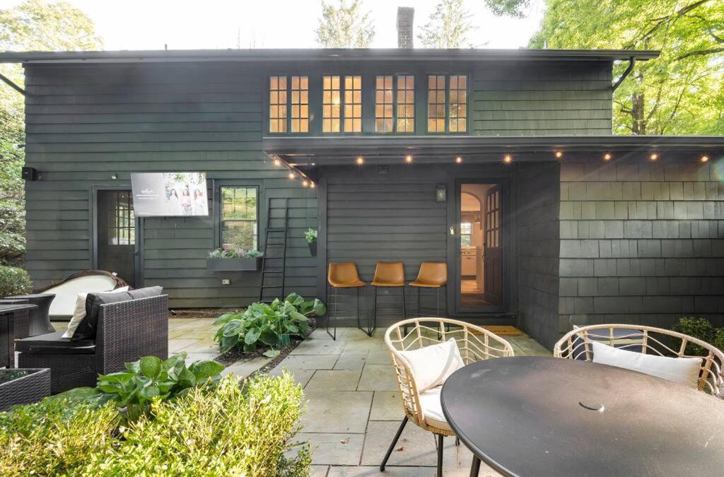Bedford House | Exquisite Bedford Lux Retreat.