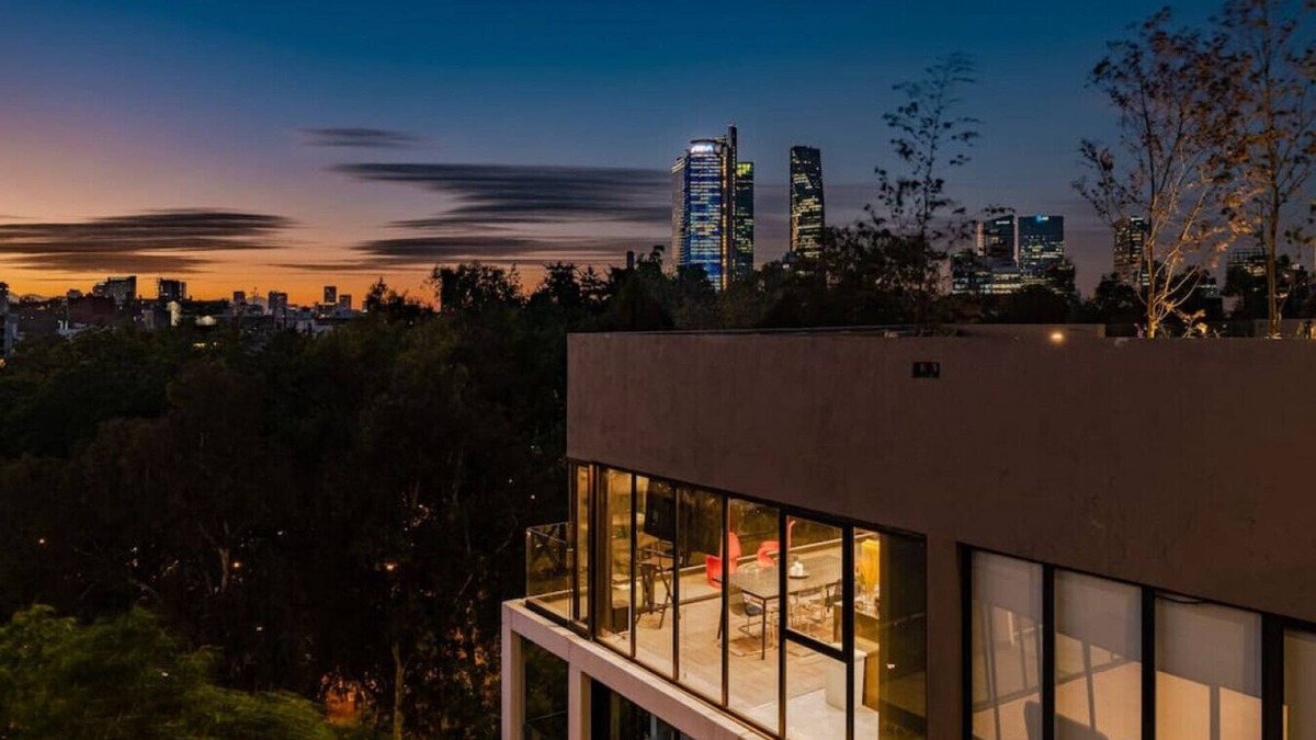 La Condesa Apartment | Exquisite Countess Haven: Luxe PH with Rooftop/Gym