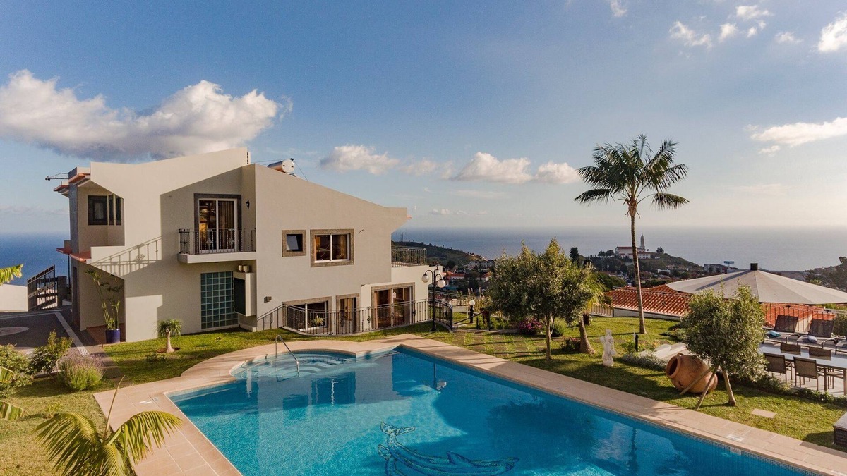 Santo Antonio Villa | Exquisite Madeira Villa | Villa Funchal Belair | 4 Bedroom | Panoramic Sea View.