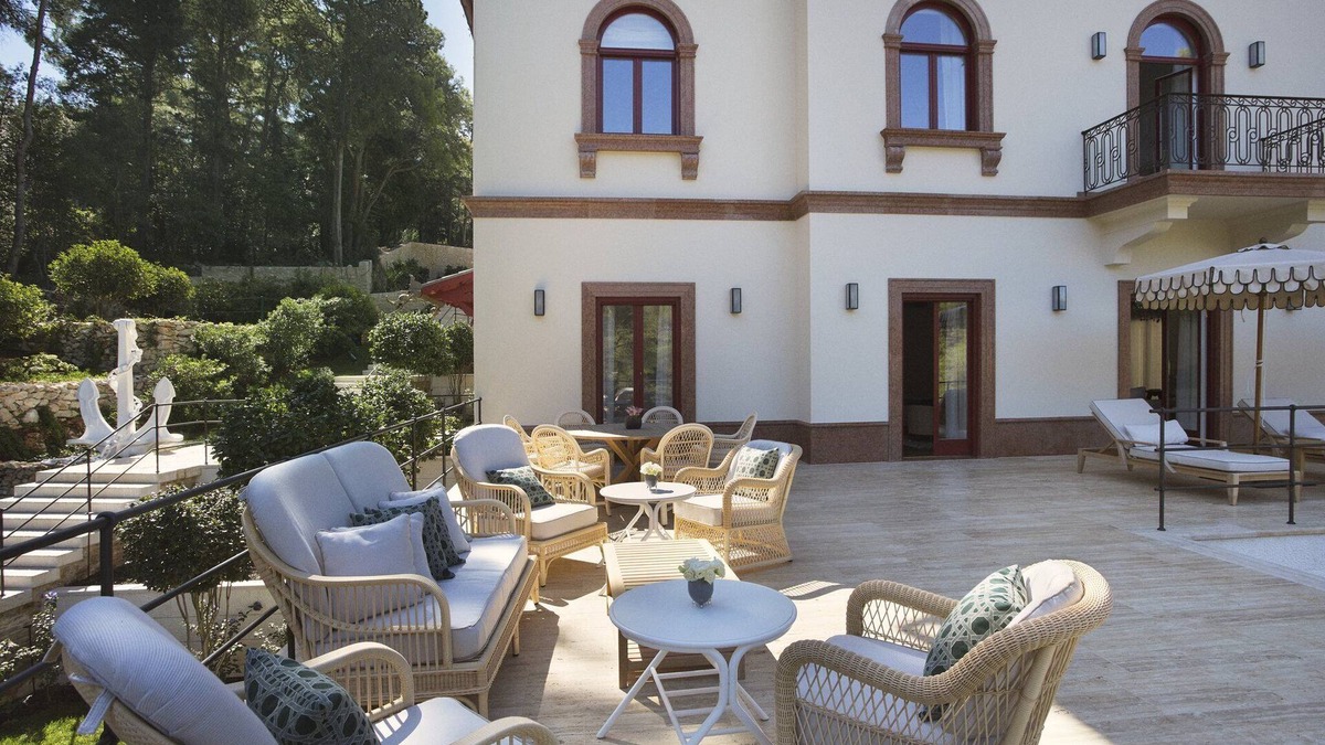 Cove Murtar Villa | Exquisite Mali Losinj Villa | Villa Serenity | 7 Bedrooms | Beach front |.