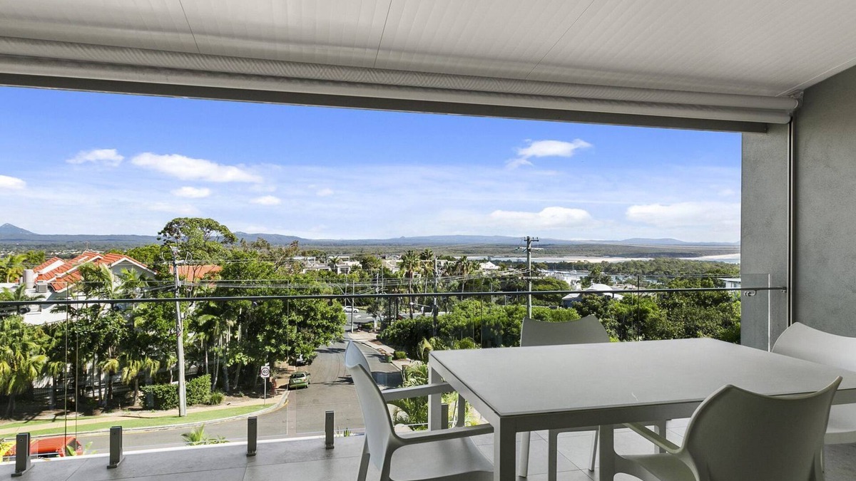 Noosa Heads Apartment | Exquisite Penthouse with views to Laguna Bay - Unit 3 Taralla 18 Edgar Bennett Avenue
