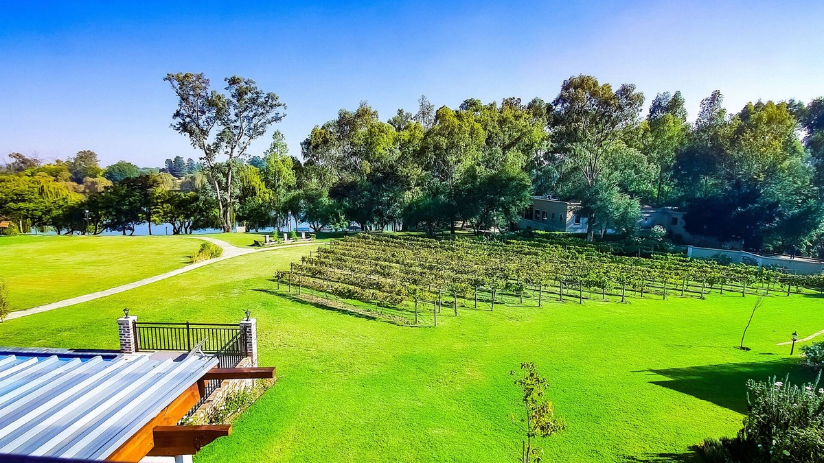Parys Apartment | Exquisite Pont de Val Riverside Escape Apartment