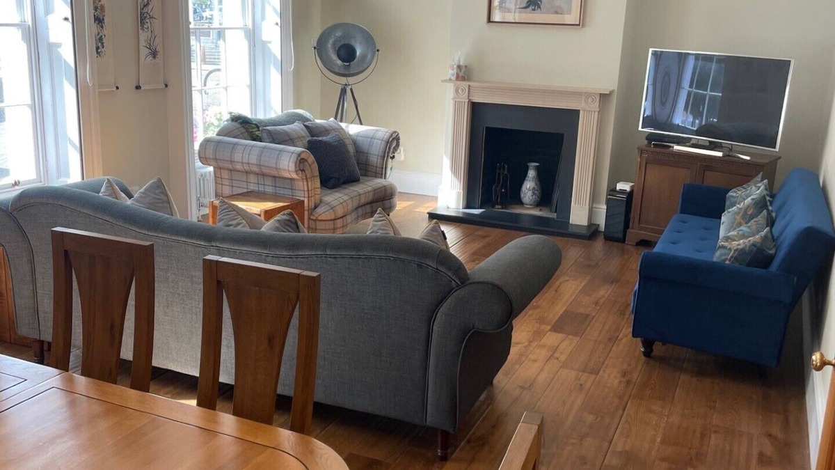 Richmond-upon-Thames House | Exquisite spacious townhouse opposite Hampton Court Palace