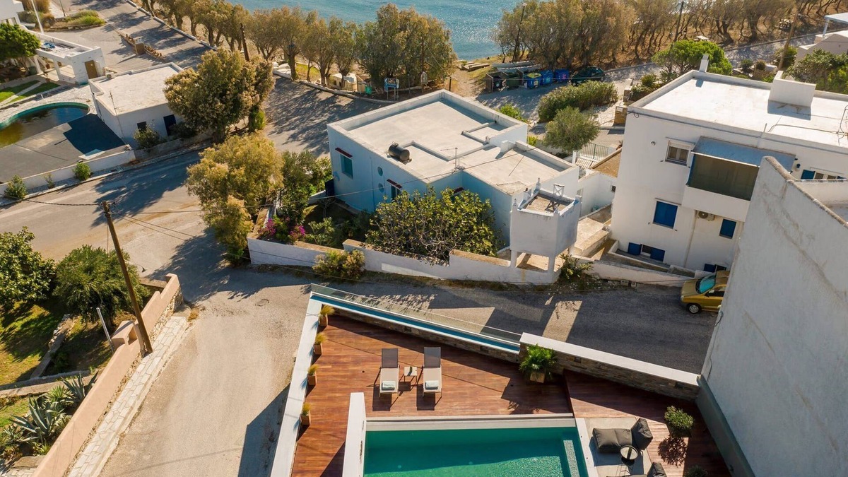 Tinos Villa | Exquisite Tinos Suite | Suite with Breathtaking Sea Views and Outdoor Jacuzzi |.