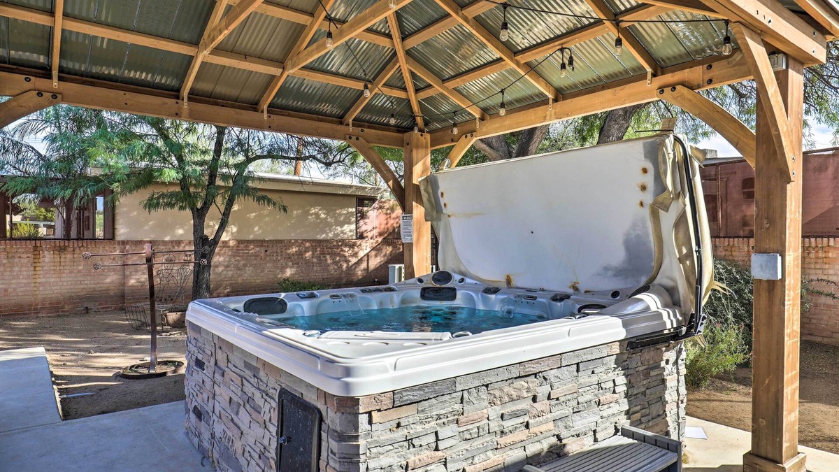 Tucson Cottage | Exquisite Tucson Casita by Panto River Park Trail!