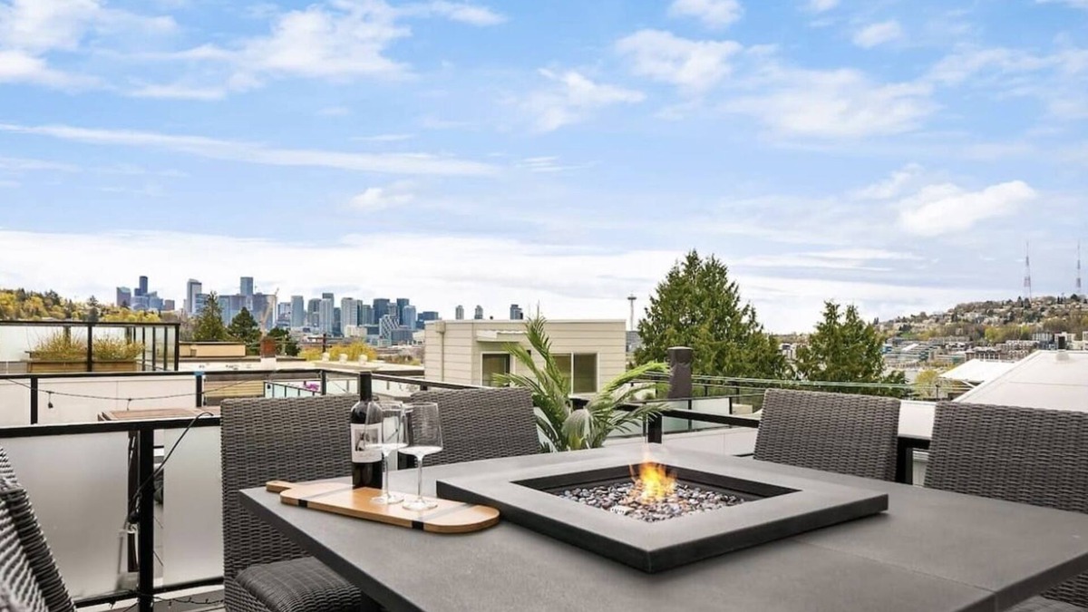 Eastlake House | Exquisite views & property! Incredible 3 story + rooftop is waiting for you!
