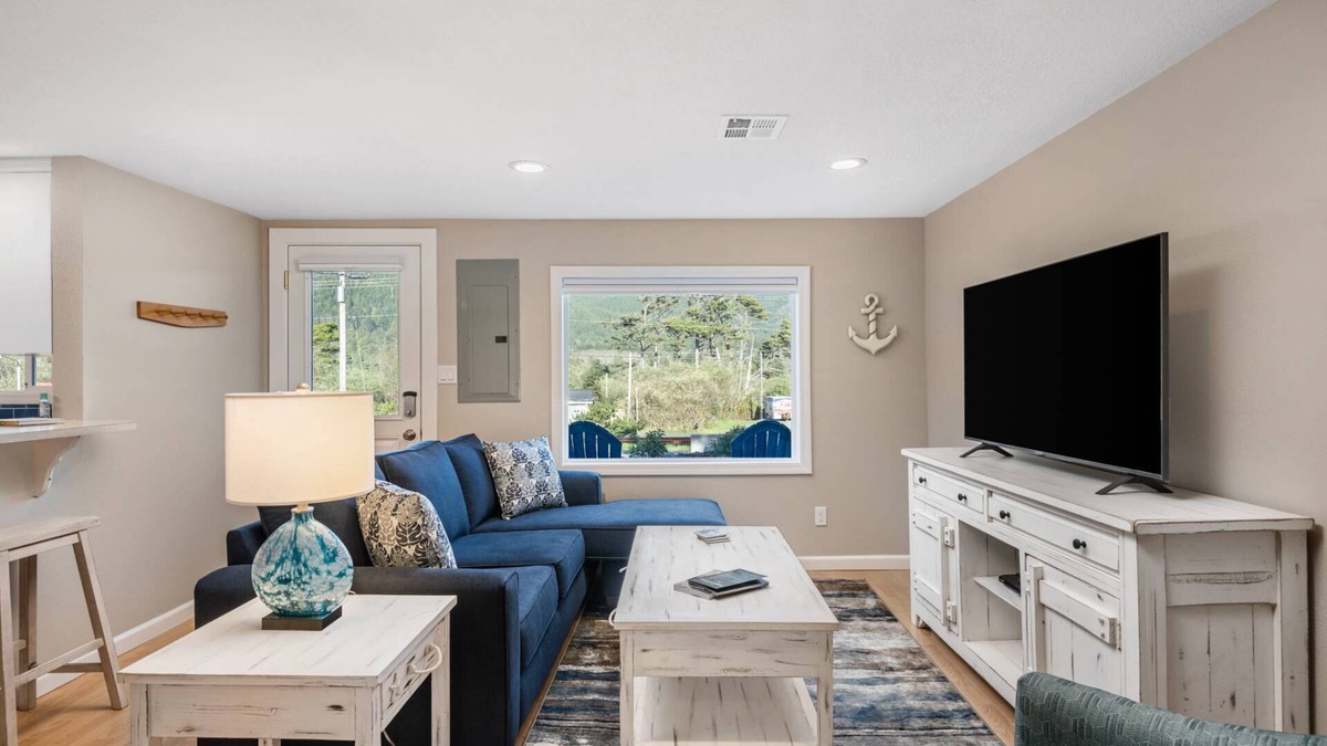 Rockaway Beach House | Exquisitely Maintained Cottage Inside and Out, Open Layout, One Block to Beach, *Pet Friendly*