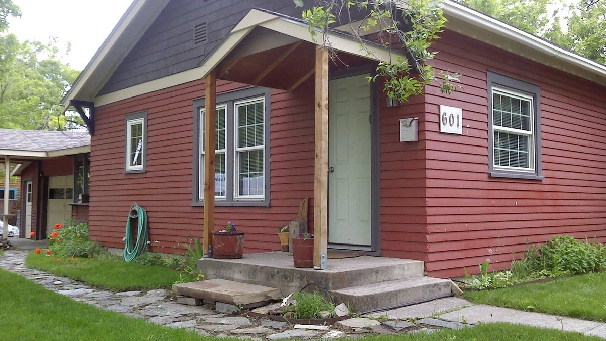 Bozeman House | Exquisitely Remodeled with Hot Tub, Walk to Main St