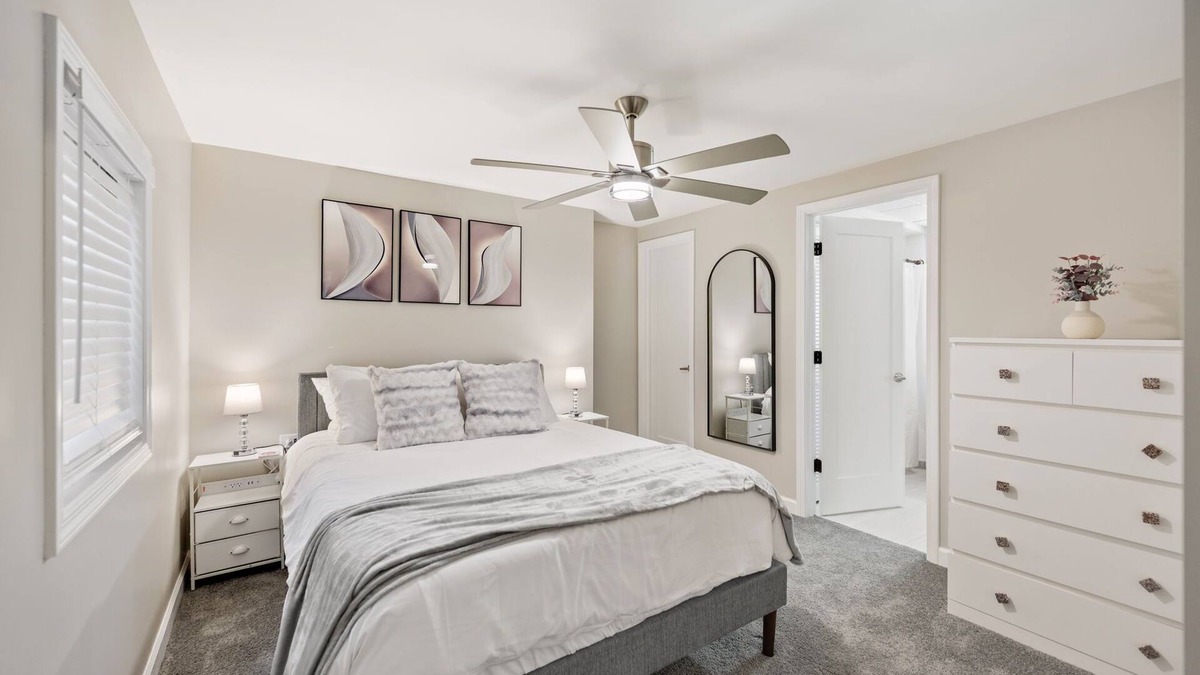 Fox Valley House | Extended Plainfield FHS Rental – Monticello Cir