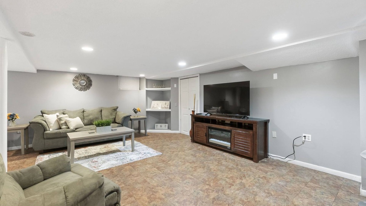 Country Club Hills House | Extended Stay Country Club Hills FHS Rentaln