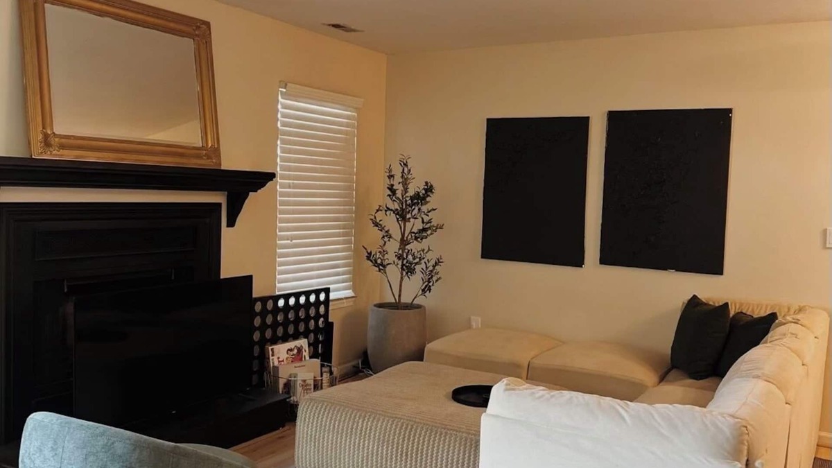 Northwest House | Extended Stay Getaway - Minutes to Beaches - Pet-Friendly + Central