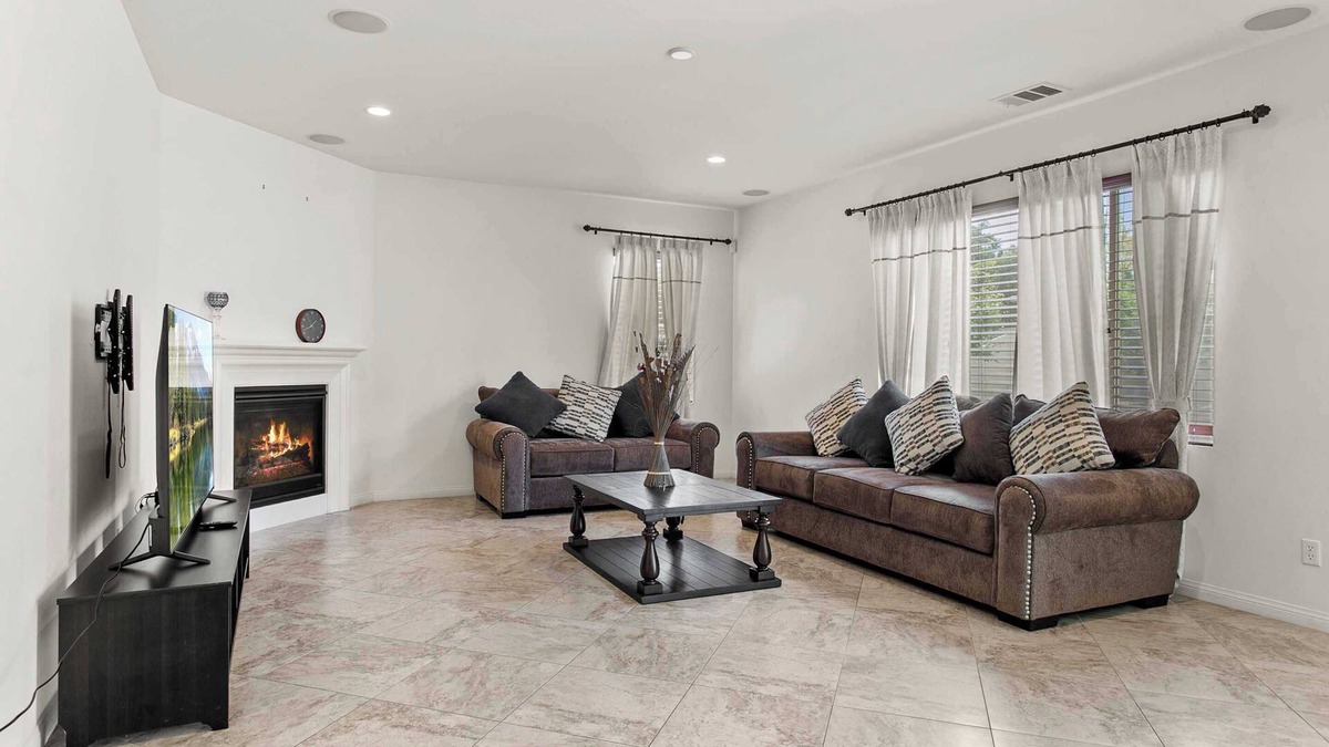 Chino House | Extended Stay Gem! Cozy 4B3B｜15 Fwy｜Flex Month-to-Month｜WFH Choice #40938