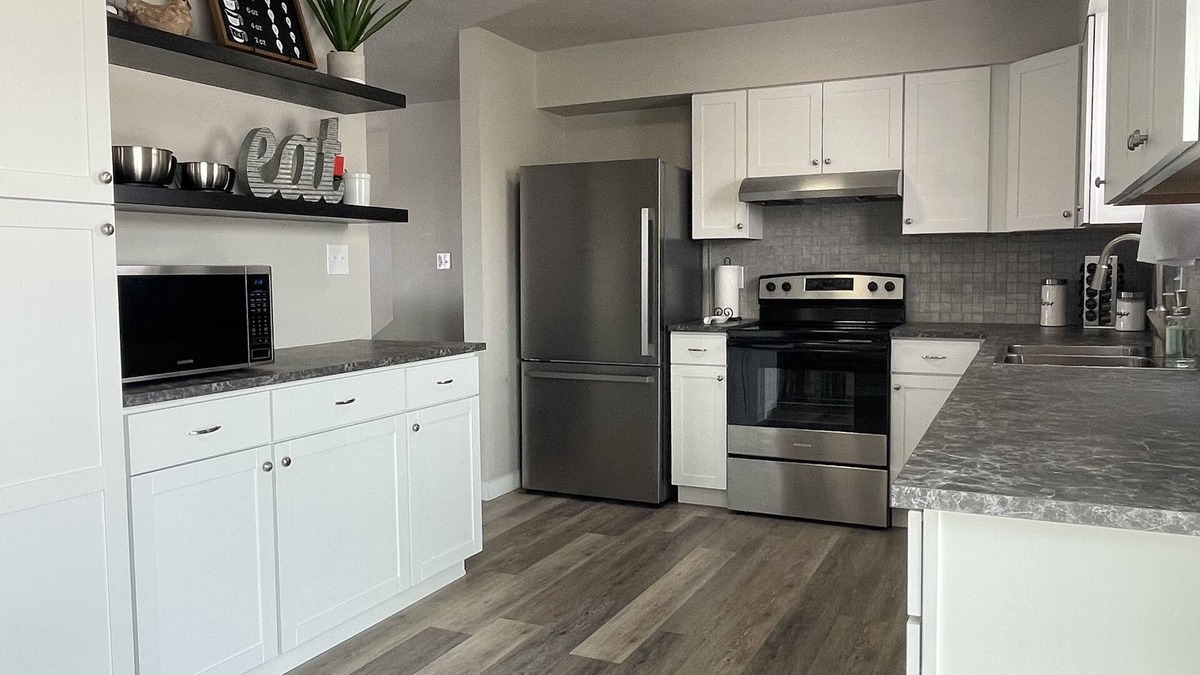 Roy House | Extended Stay near HAFB in Roy