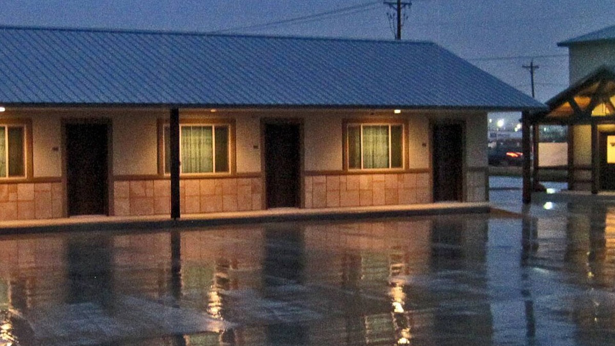 Williston House | Extended stay or one night stay, make Winterton suites your home away from home.
