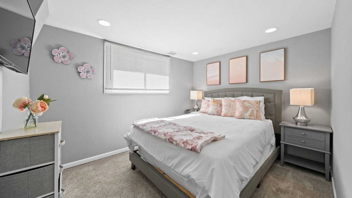 Richton Park House | Extended Stay Richton Park Rental