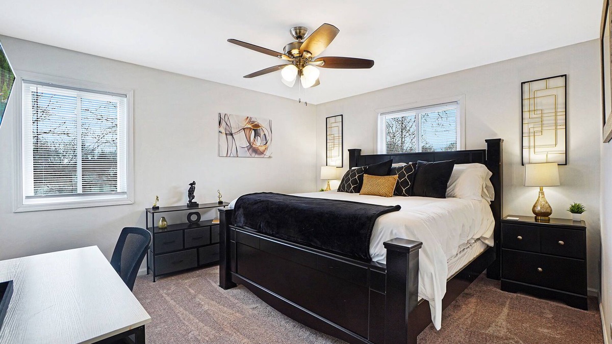 Fox Valley House | Extension Stay Naperville FHS Rental - Woodview Ct