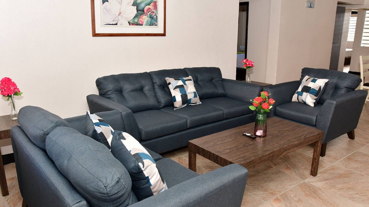 Charlotte Amalie West Apartment | Extra large apartment for family and friends 5 min from the airport.
