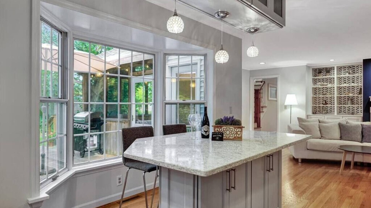 Champaign House | Extra Large Home w/Chefs Kitchen Near UofI