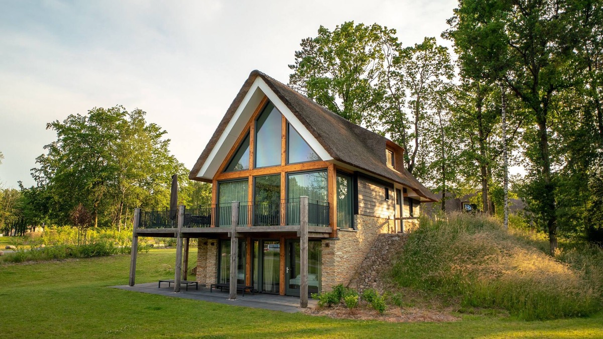 Exloo House | Extra luxury 6-person holiday cottage in the holiday park Landal PUUR Exloo
