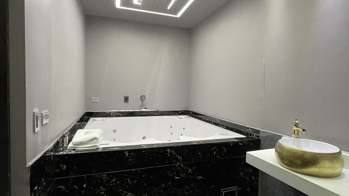 Zona Rosa Apartment | Extraordinary 3 bedrooms, jacuzzi and balcony