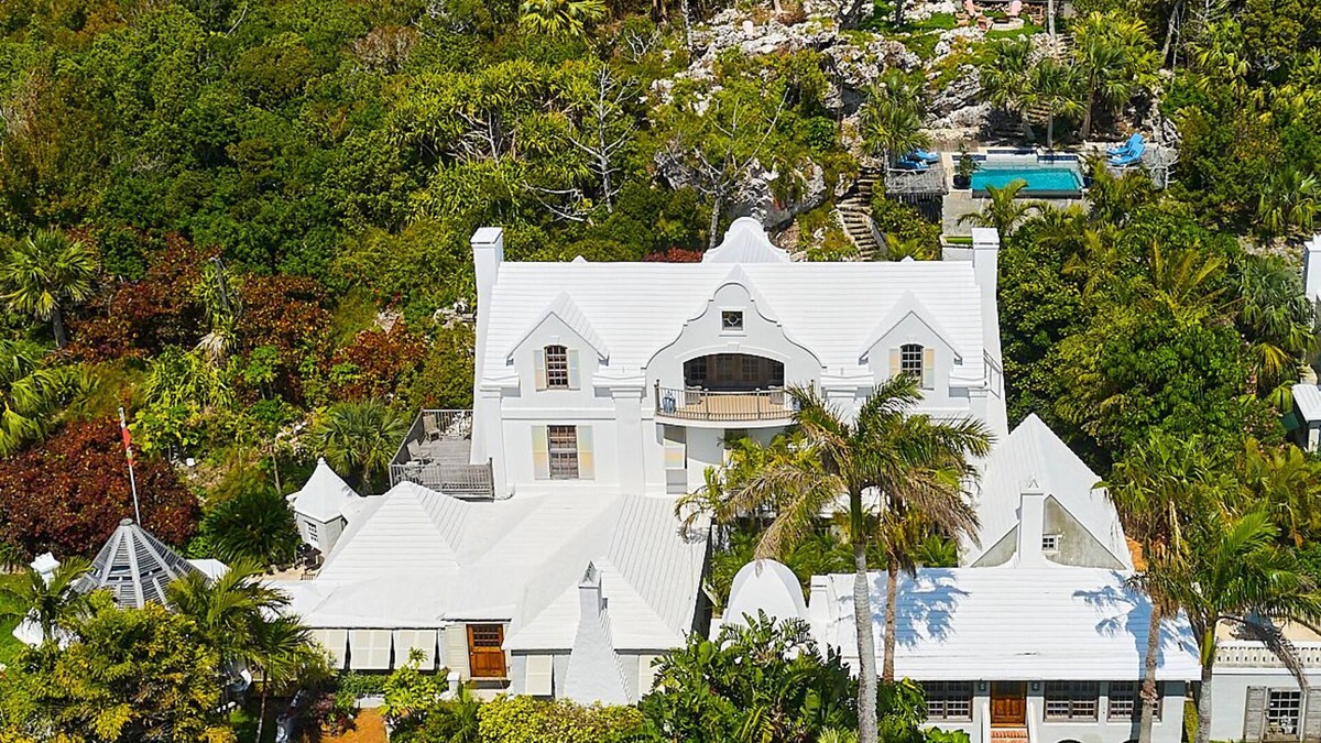 Hamilton Parish House | Extraordinary Bermuda retreat w/large cave, panoramic pool and viewing deck.