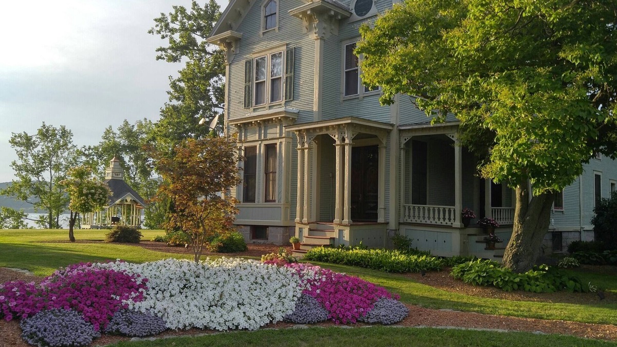 Moriah Center House | Extraordinary Victorian home on Lake Champlain