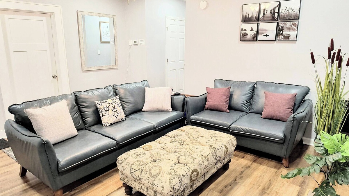 Greensboro House | Extreme Comfort 3BD/2BA Cozy Home Near Downtown, Colleges, Tanger, Coliseum